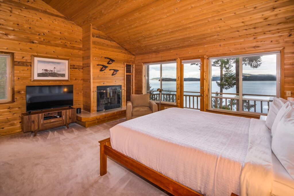 The interior view of a San Juan Islands vacation rental from Northwest Island Escapes.