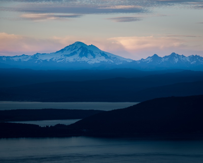 A stunning panoramic view from Mount Constitution at Moran State Park.